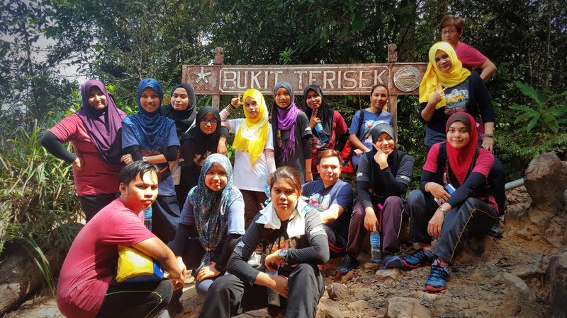 han-rainforest-resort-taman-negara-Jungle-Trekking-Bukit-Terisek