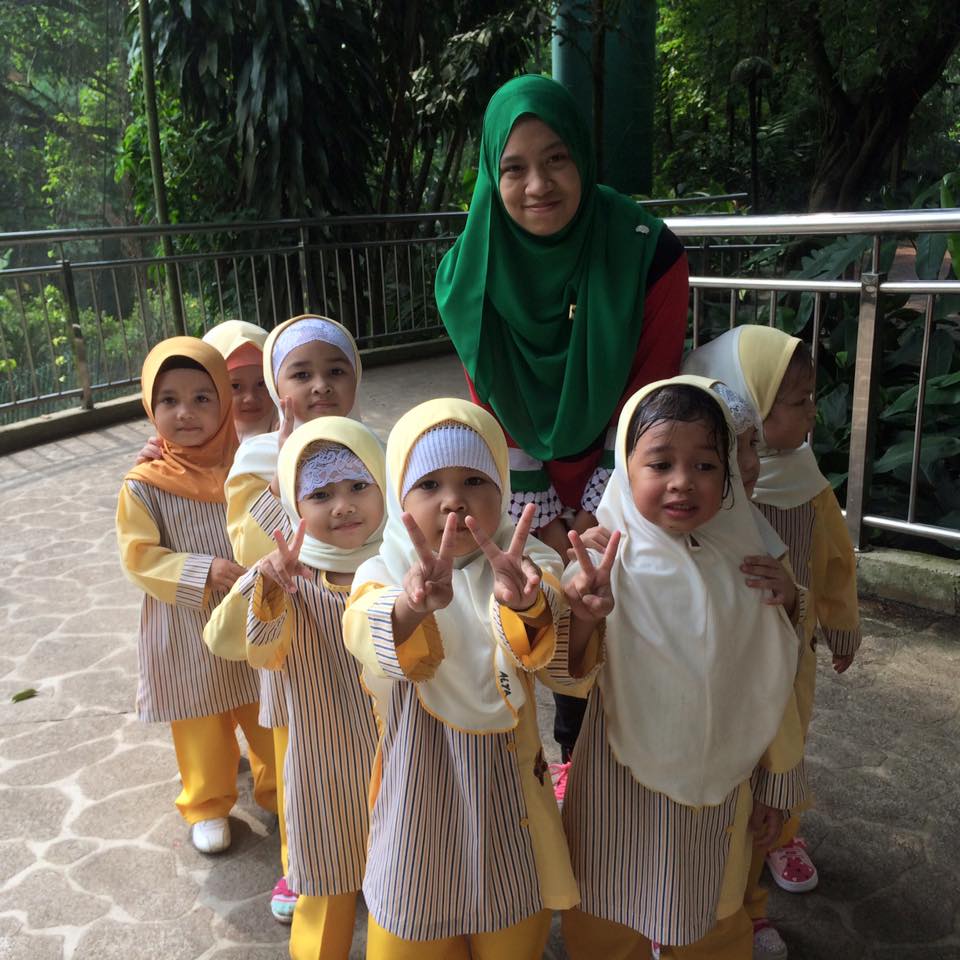 hannah-damia-trip-little-caliph-bird-park-kl hannah-damia-trip-little-caliph-bird-park-kl