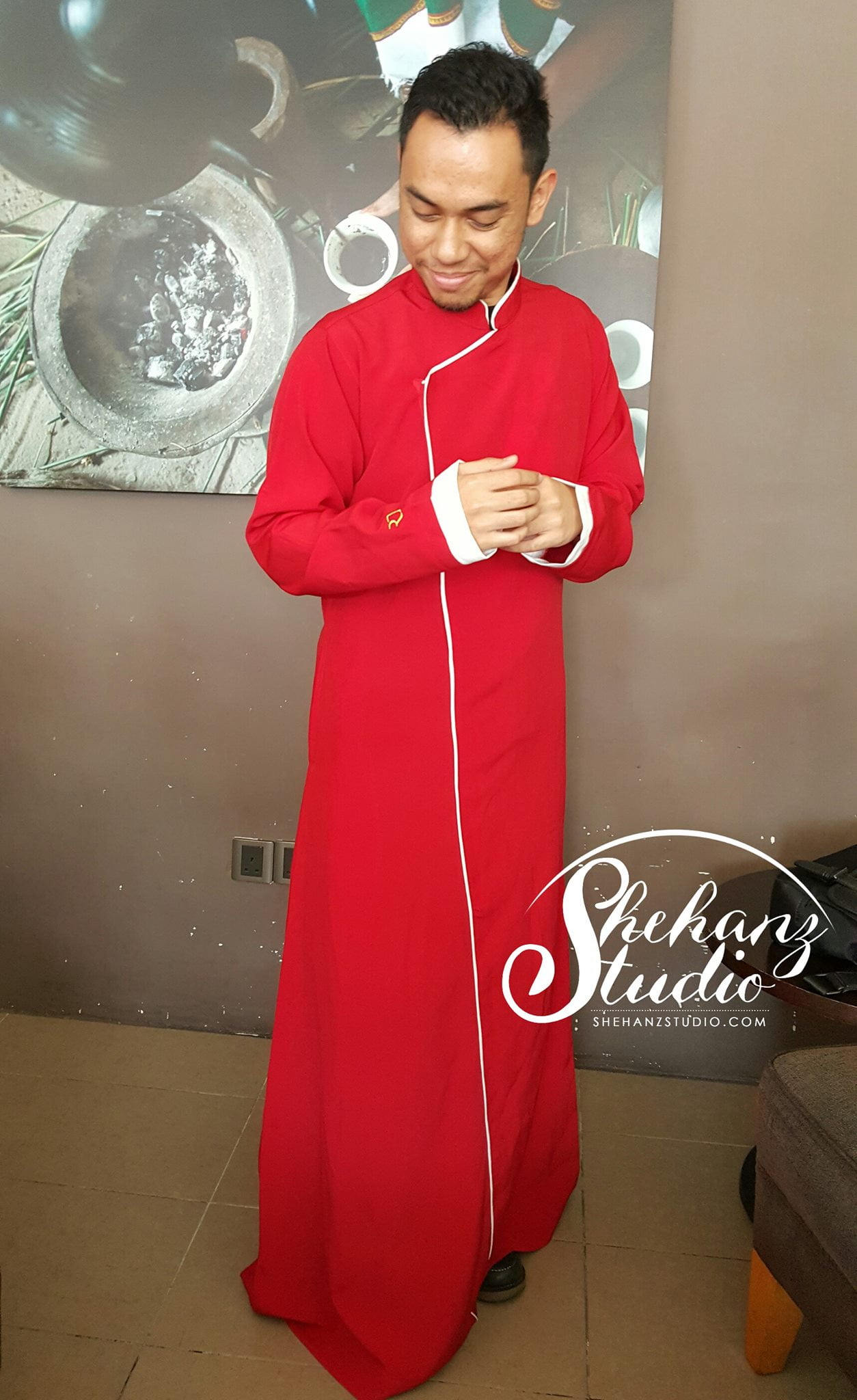 jubah-kungfu-dari-rizq-design-jubah-lelaki-moden-dan-maskulin-sempena-hari-raya-bakal-tiba (1)
