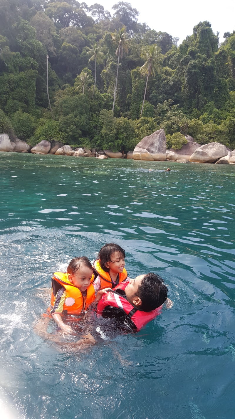 trip-perhentian-part-2-perhentian-kecil-kg-nelayan-snorkelling-windmill-masjid-kristal (8)