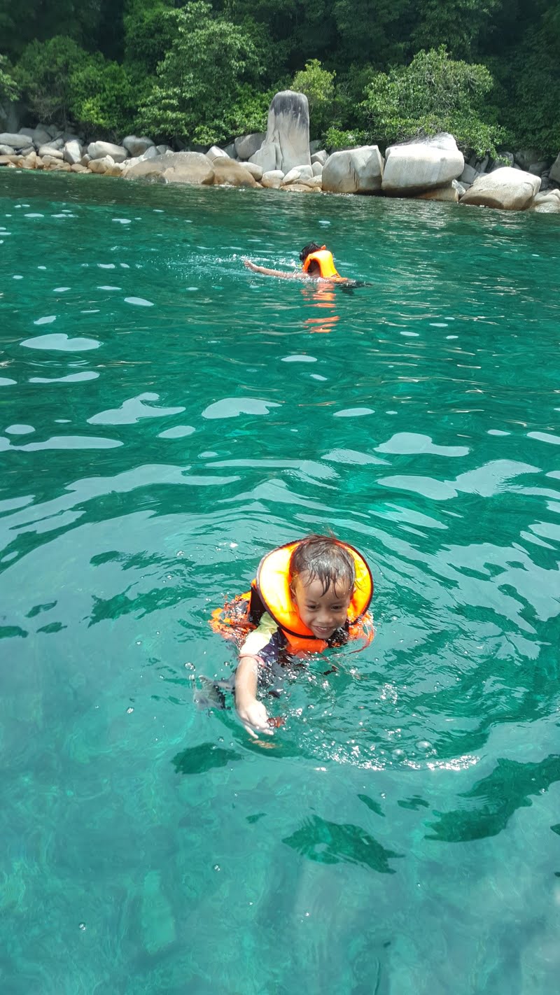 trip-perhentian-part-2-perhentian-kecil-kg-nelayan-snorkelling-windmill-masjid-kristal (8)