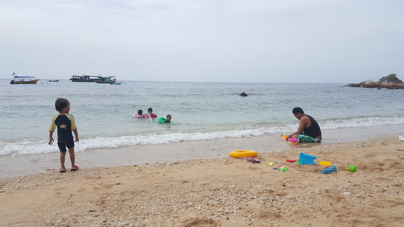 trip-perhentian-part-2-perhentian-kecil-kg-nelayan-snorkelling-windmill-masjid-kristal (24)