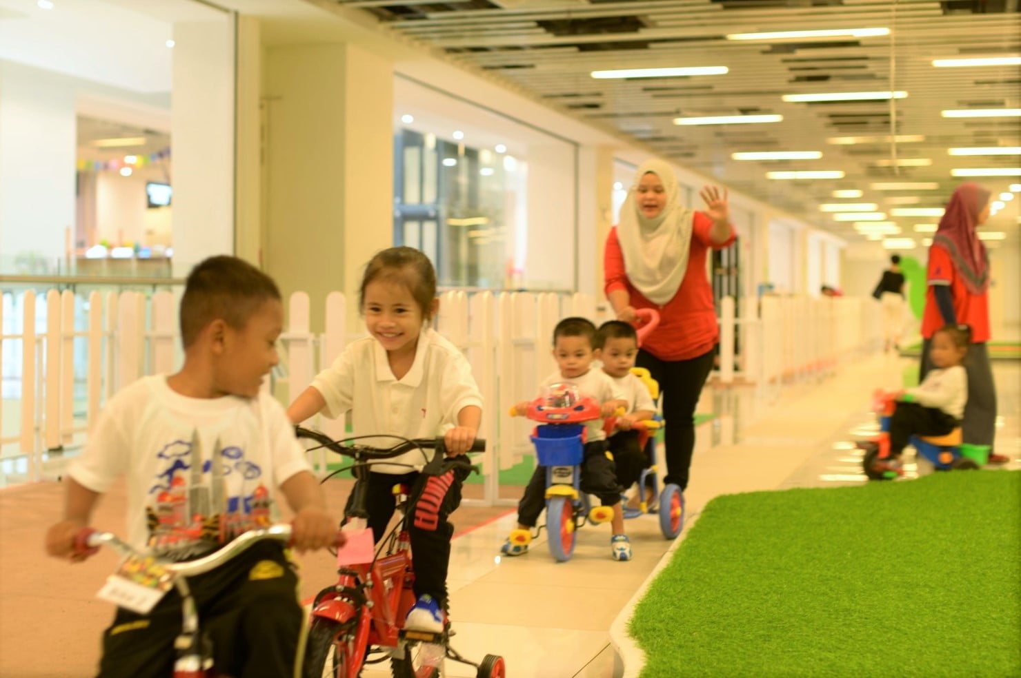 tahniah-anak-anak-baitul-amal-chow-kit-diraikan-di-beebop-circus