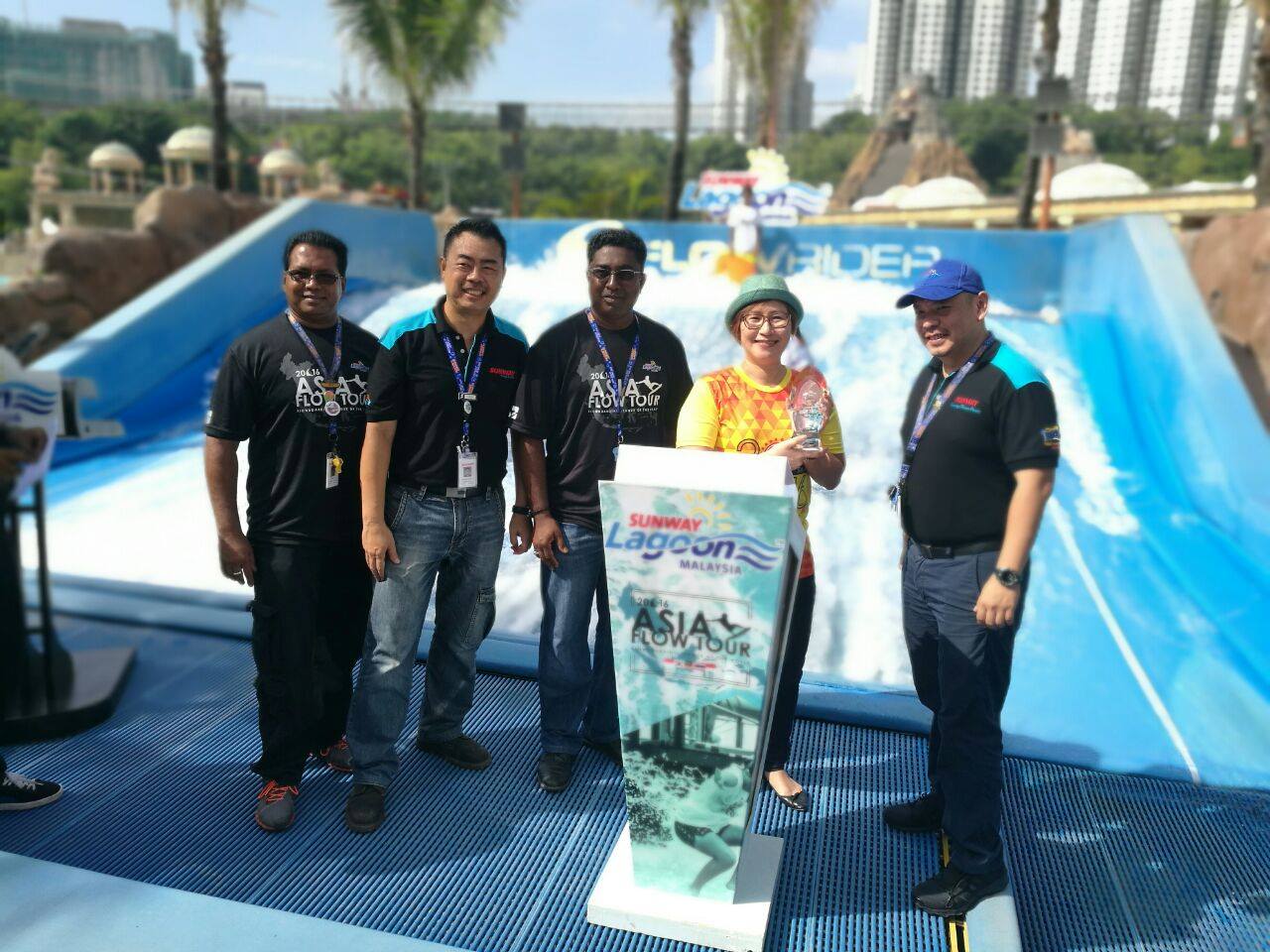 sunway-lagoons-flow-rider-surf-simulator-pertama-di-malaysia-11
