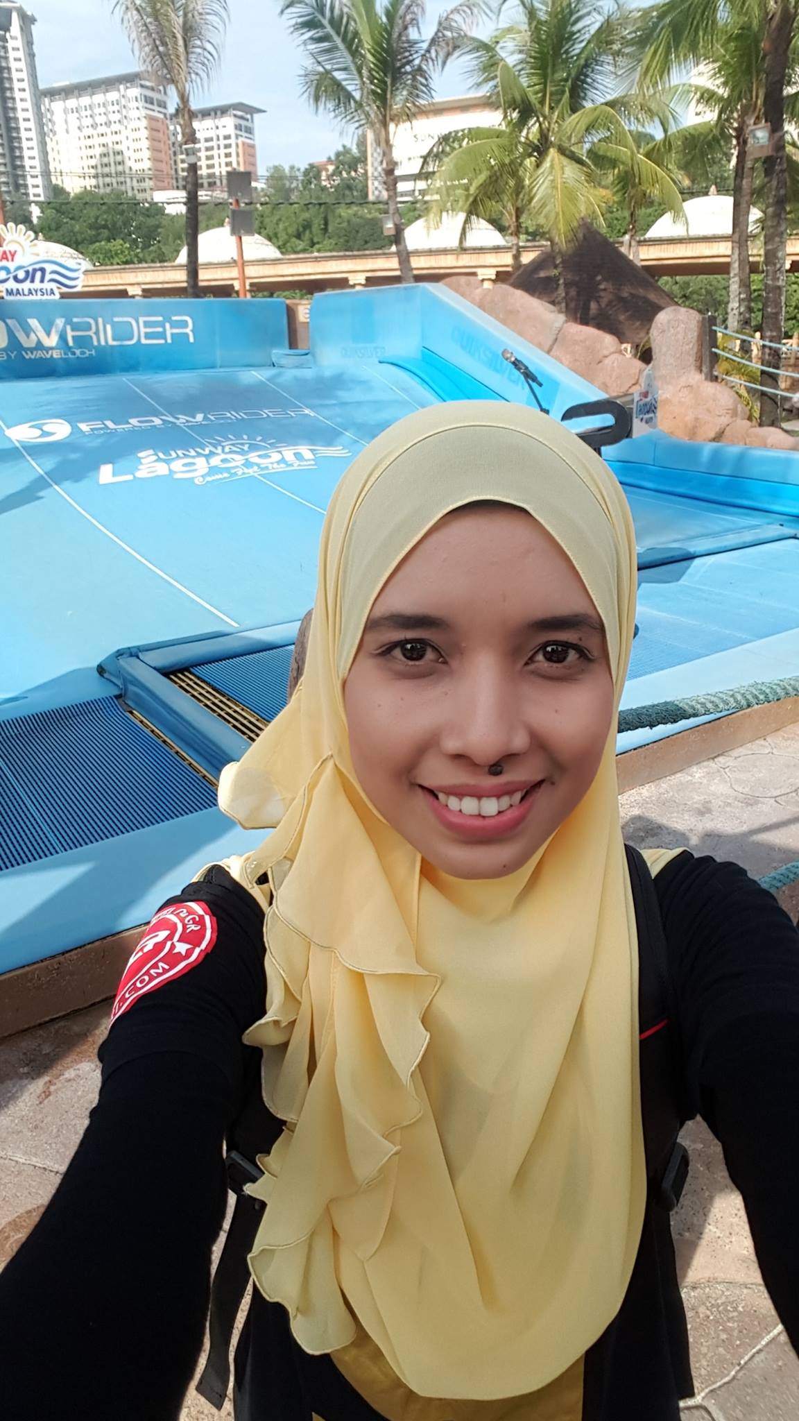 sunway-lagoons-flow-rider-surf-simulator-pertama-di-malaysia2