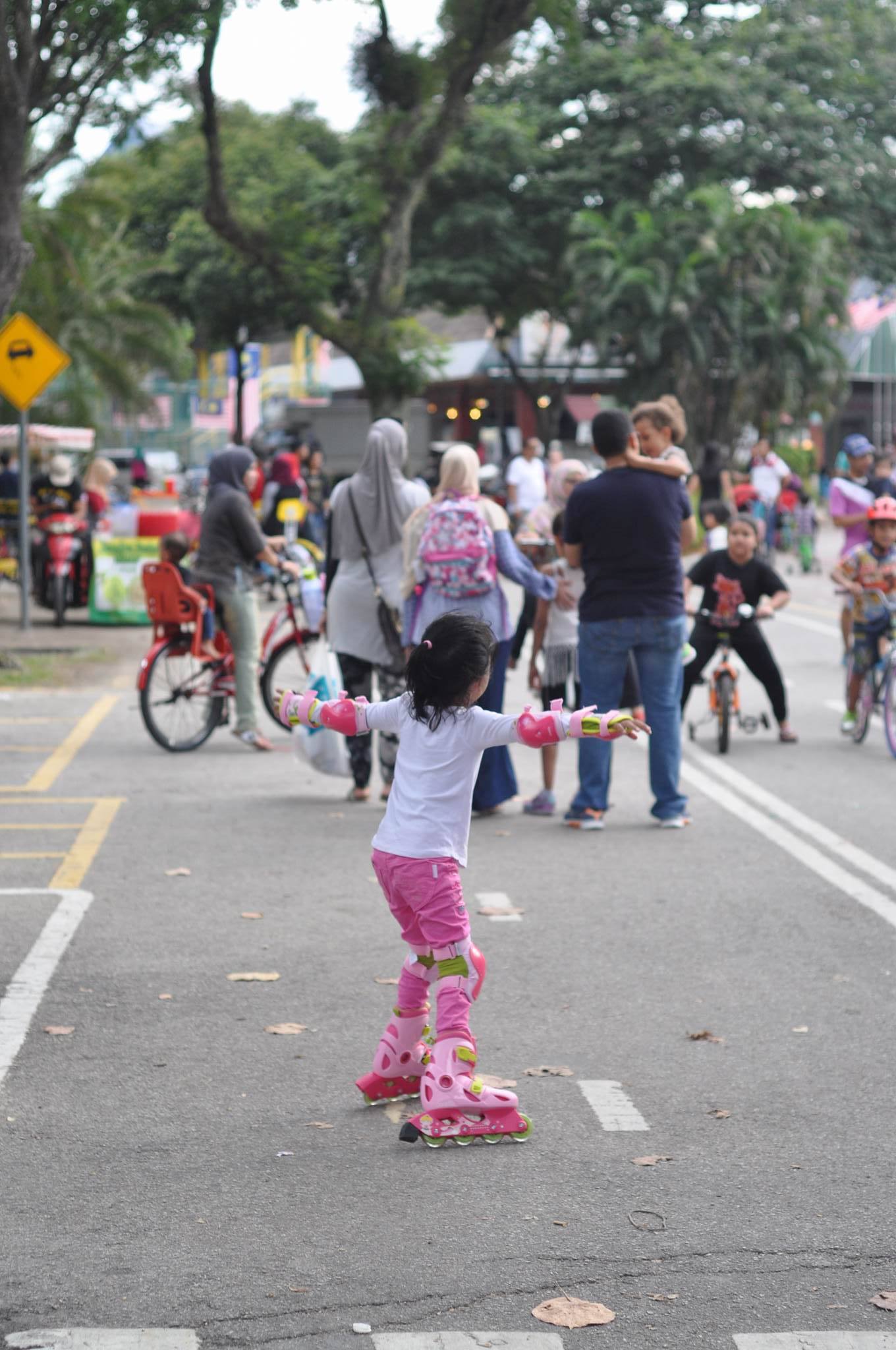 riadah-hujung-minggu-main-roller-blade-berenang-di-kompleks-sukan