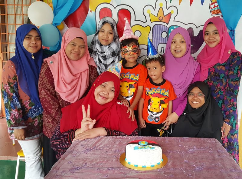 tema-kek-pokeball-untuk-birthday-ke-4-ariq-emir-7
