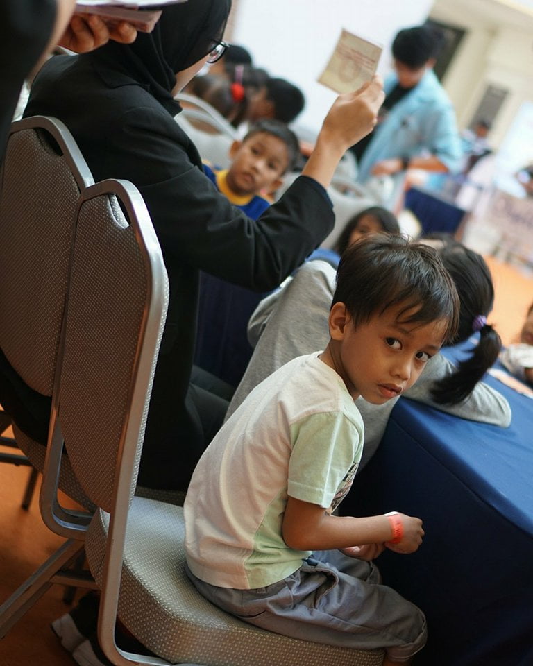 YOU MAKE ME PROUD, ADIK! KAKAK! (1)