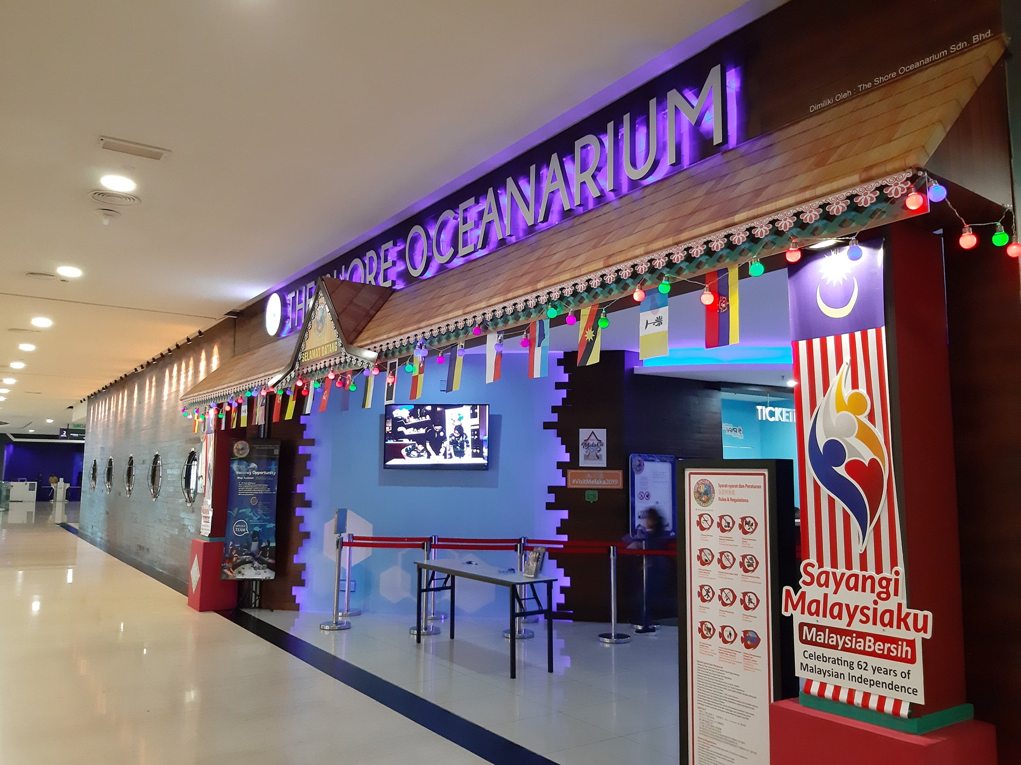 THE SHORE OCEANARIUM