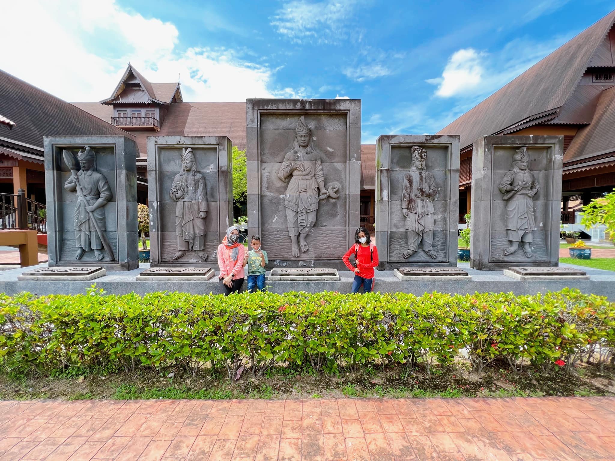 PERKAMPUNGAN HANG TUAH