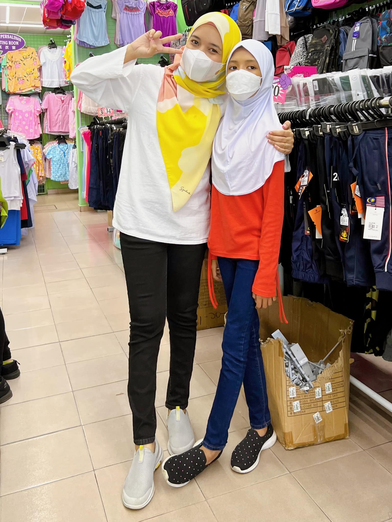 JOM JIMAT DENGAN BELI KELENGKAPAN SEKOLAH DI HARI-HARI