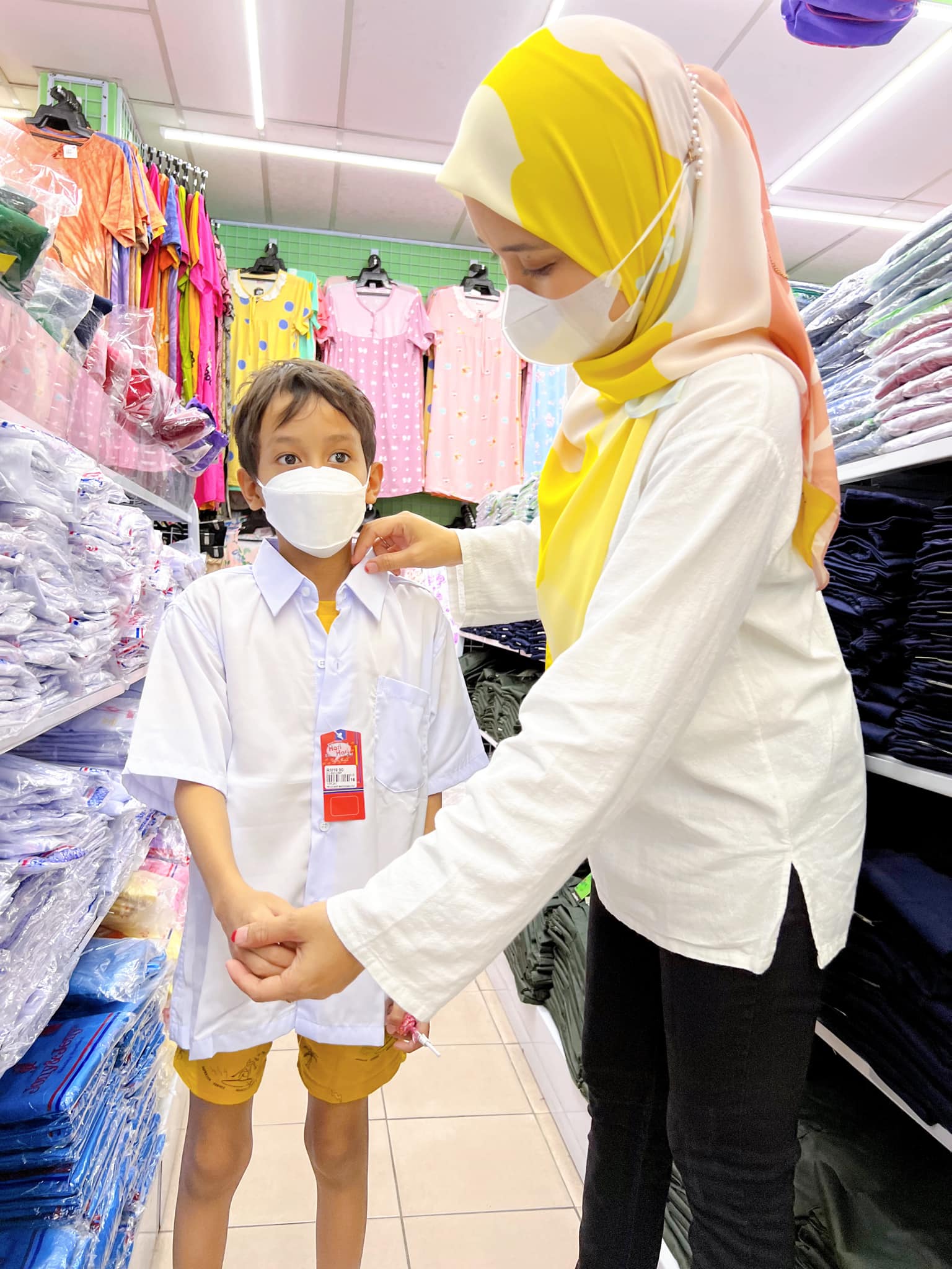 JOM JIMAT DENGAN BELI KELENGKAPAN SEKOLAH DI HARI-HARI