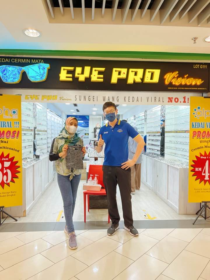 KEDAI CERMIN MATA VIRAL SUNGEI WANG