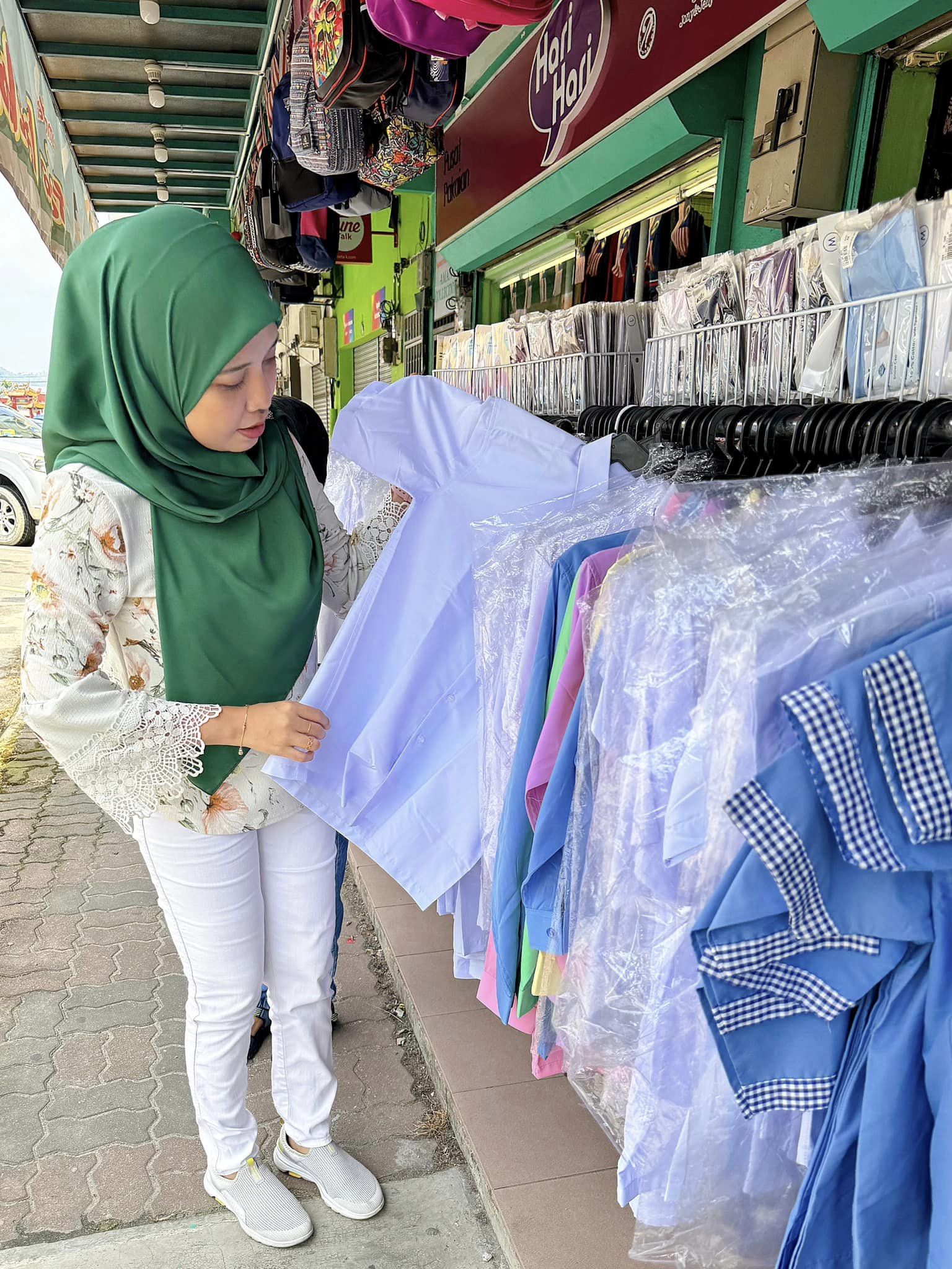 Tempat shopping baju sekolah murah