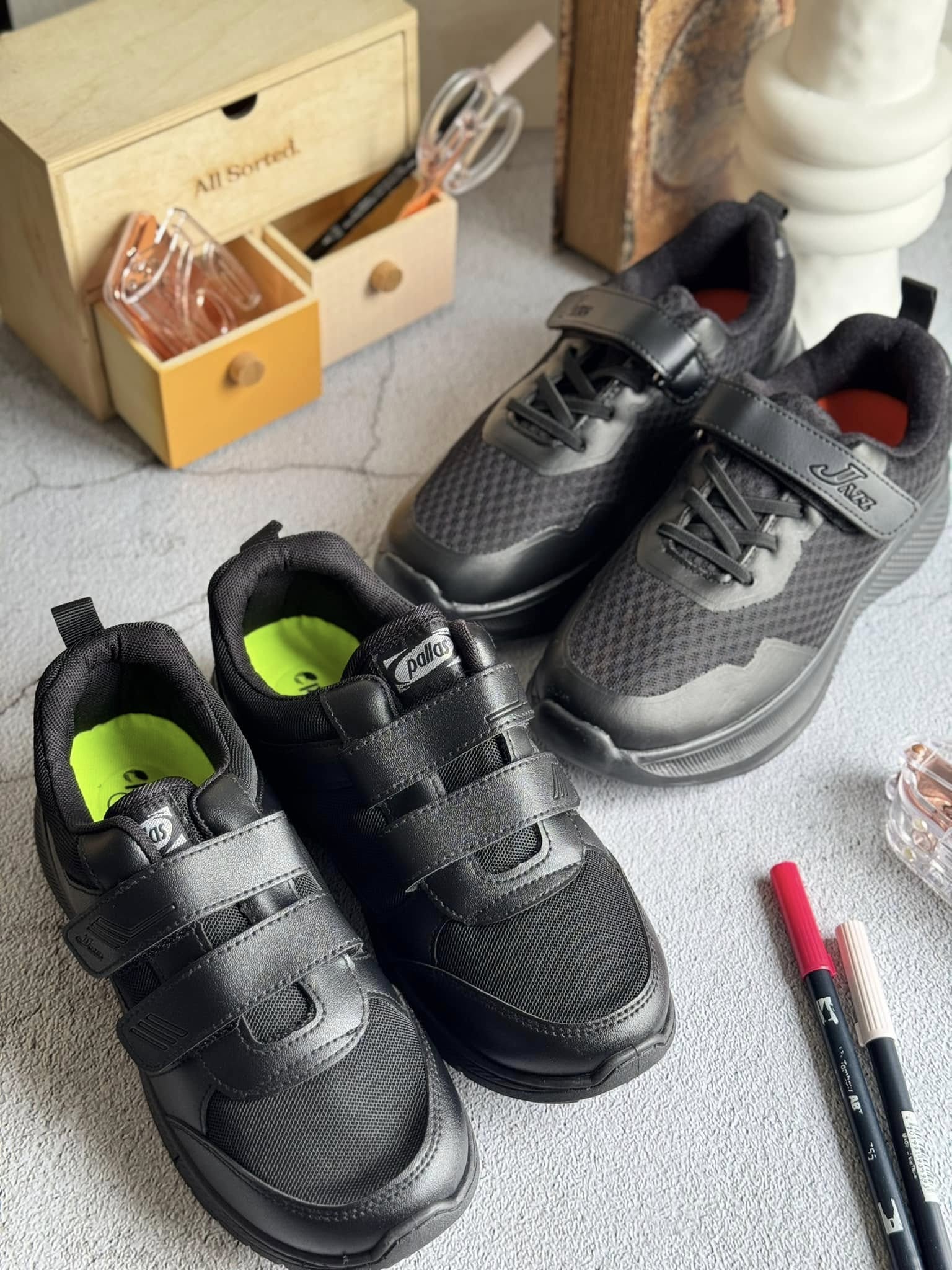 KASUT SEKOLAH PALLAS