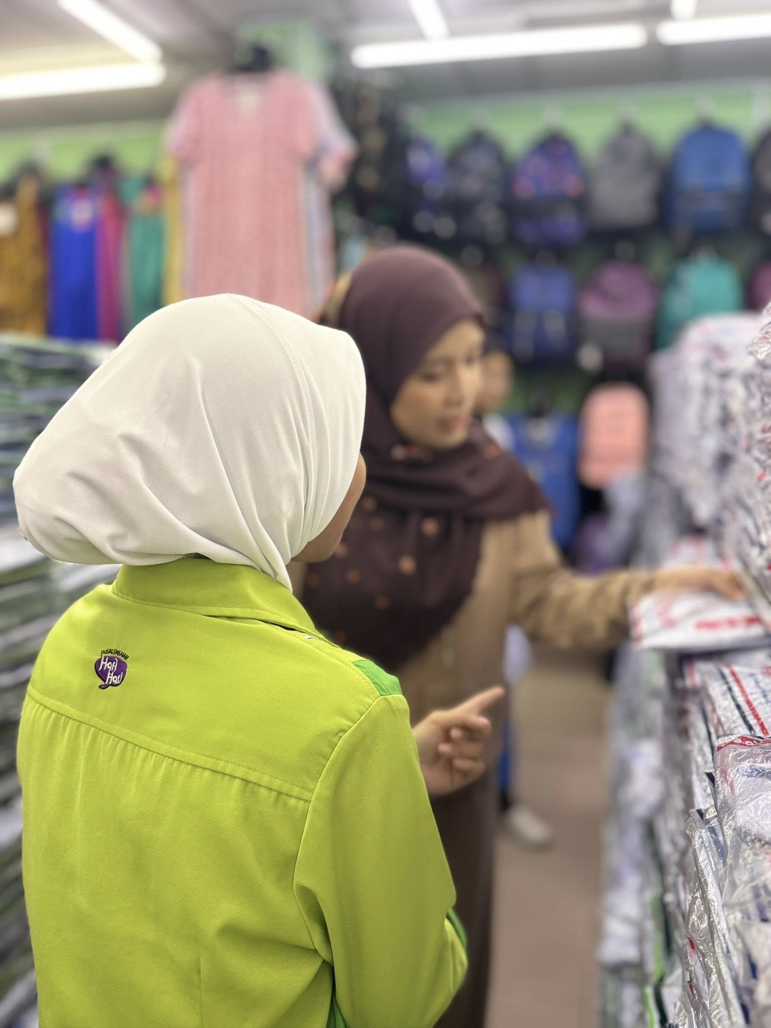 Kelengkapan Sekolah Hari-Hari